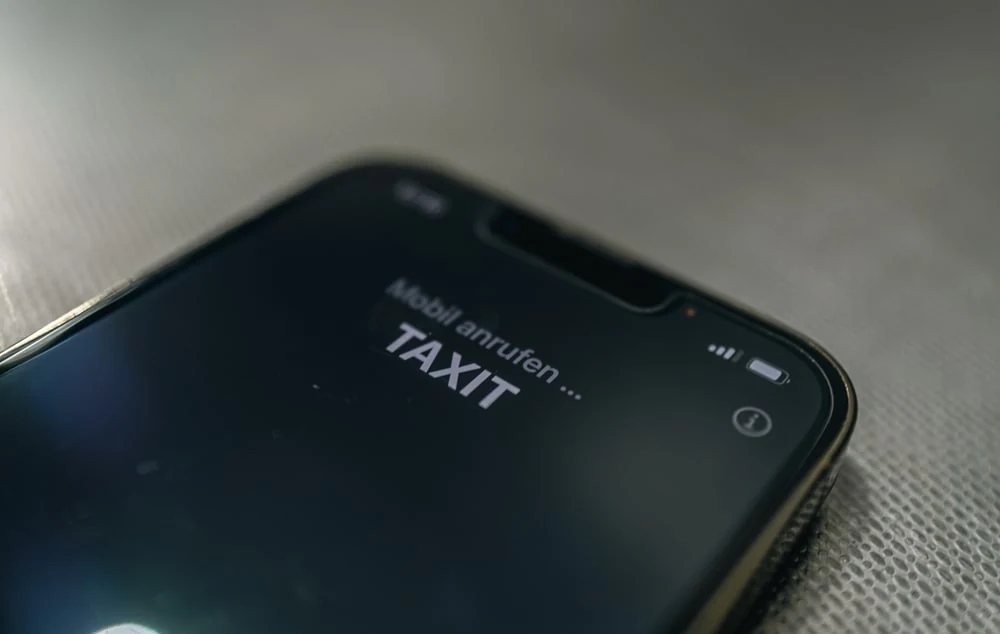 Smartphone mit TAXIT Anruf